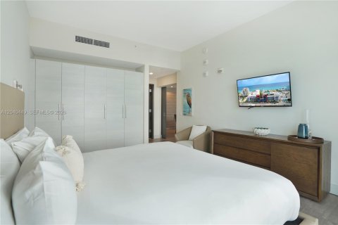 Condo in Hollywood, Florida, 2 bedrooms  № 2086775 - photo 10