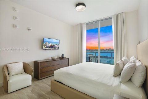 Condo in Hollywood, Florida, 2 bedrooms  № 2086775 - photo 2