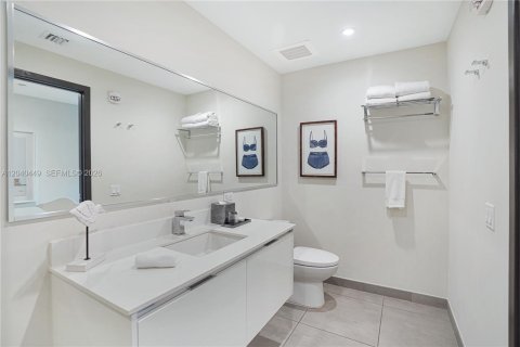 Condo in Hollywood, Florida, 2 bedrooms  № 2086775 - photo 13
