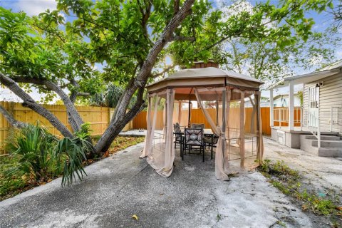 Casa en venta en Tampa, Florida, 3 dormitorios, 91.79 m2 № 2410001 - foto 26