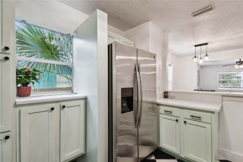 Casa en venta en Tampa, Florida, 3 dormitorios, 91.79 m2 № 2410001 - foto 16