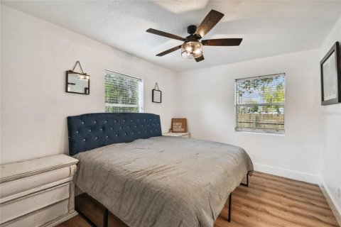 Casa en venta en Tampa, Florida, 3 dormitorios, 91.79 m2 № 2410001 - foto 17