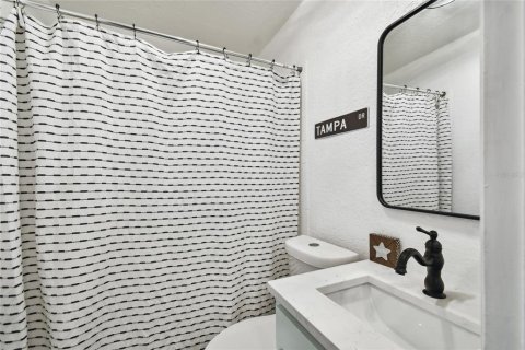 Casa en venta en Tampa, Florida, 3 dormitorios, 91.79 m2 № 2410001 - foto 24
