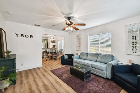 Casa en venta en Tampa, Florida, 3 dormitorios, 91.79 m2 № 2410001 - foto 6
