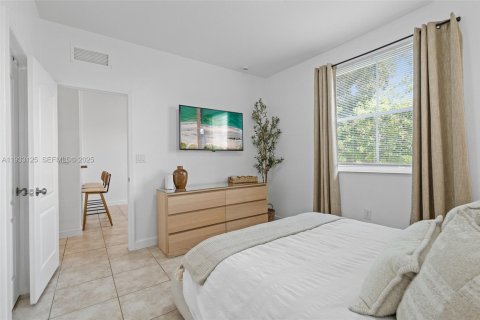 Condo in Homestead, Florida, 3 bedrooms  № 1991881 - photo 16