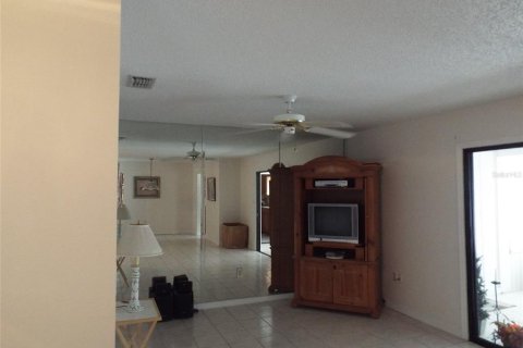 Condo in Orange City, Florida, 2 bedrooms  № 1775085 - photo 6