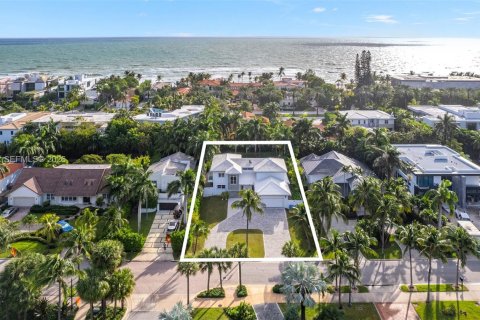 Villa ou maison à Golden Beach, Floride 5 chambres, 341.32 m2 № 2028802