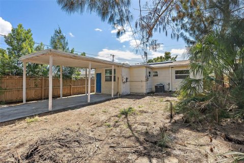 House in Saint Petersburg, Florida 3 bedrooms, 76.37 sq.m. № 1725471 - photo 20
