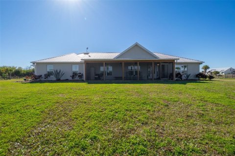 Casa en Mims, Florida 4 dormitorios, 205.13 m2 № 2143748