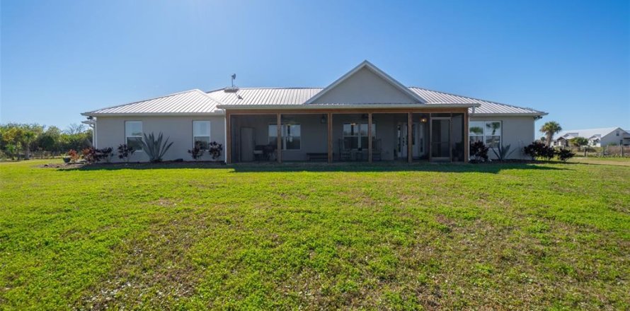 Casa en Mims, Florida 4 dormitorios, 205.13 m2 № 2143748