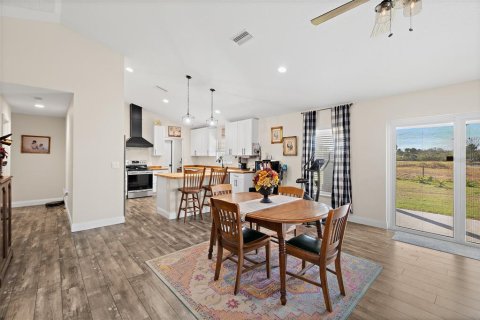 Casa en venta en Mims, Florida, 4 dormitorios, 205.13 m2 № 2143748 - foto 6