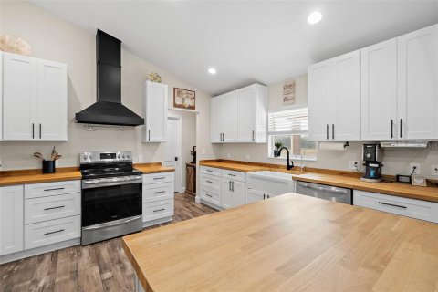 Casa en venta en Mims, Florida, 4 dormitorios, 205.13 m2 № 2143748 - foto 4