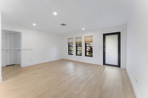 Casa en venta en Cape Coral, Florida, 3 dormitorios, 150.13 m2 № 1949145 - foto 18