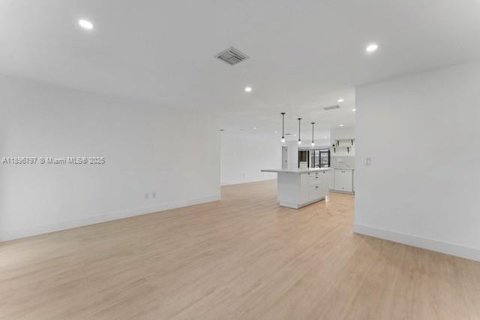 Casa en venta en Cape Coral, Florida, 3 dormitorios, 150.13 m2 № 1949145 - foto 19