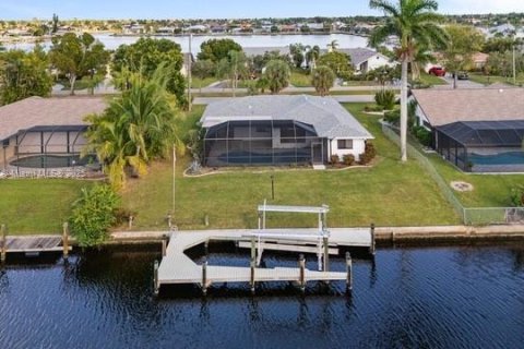 Casa en venta en Cape Coral, Florida, 3 dormitorios, 150.13 m2 № 1949145 - foto 6