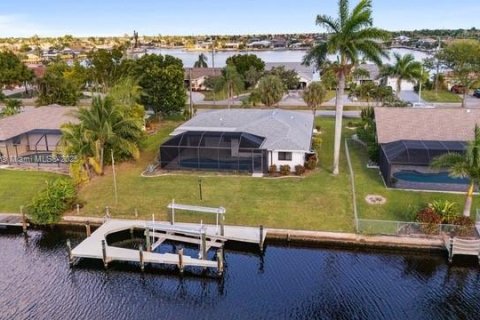 Casa en venta en Cape Coral, Florida, 3 dormitorios, 150.13 m2 № 1949145 - foto 7
