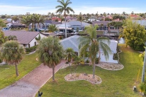 Casa en venta en Cape Coral, Florida, 3 dormitorios, 150.13 m2 № 1949145 - foto 4