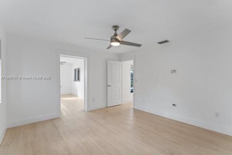 Casa en venta en Cape Coral, Florida, 3 dormitorios, 150.13 m2 № 1949145 - foto 28