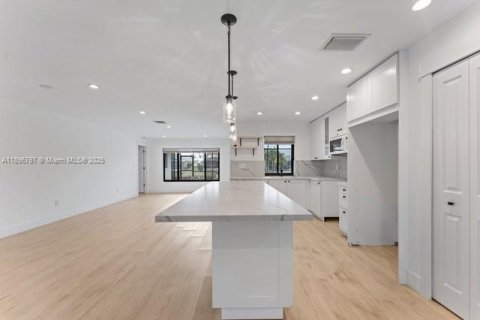 Casa en venta en Cape Coral, Florida, 3 dormitorios, 150.13 m2 № 1949145 - foto 20