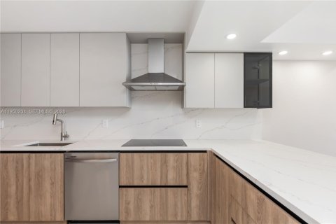 Condominio en venta en Hollywood, Florida, 2 dormitorios, 99.41 m2 № 2241533 - foto 11