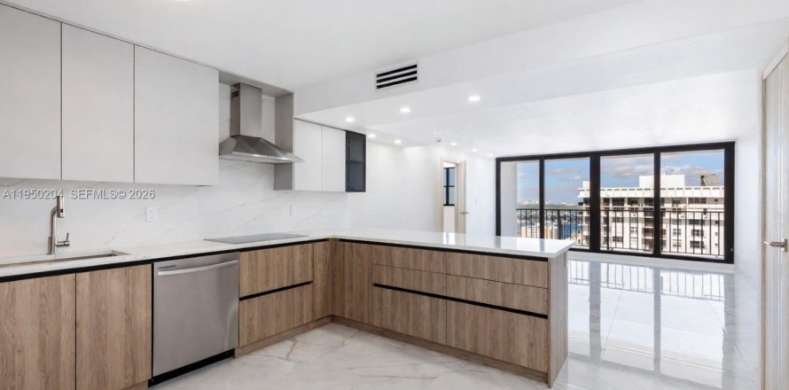 Condominio en Hollywood, Florida, 2 dormitorios  № 2241533