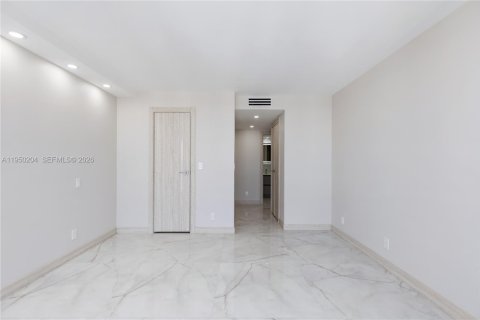 Condominio en venta en Hollywood, Florida, 2 dormitorios, 99.41 m2 № 2241533 - foto 15