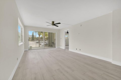 Copropriété à louer à Pompano Beach, Floride: 2 chambres, 102.19 m2 № 2085923 - photo 4