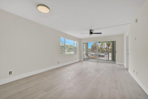 Condo à Pompano Beach, Floride, 2 chambres  № 2085923