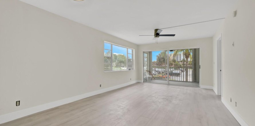 Condo à Pompano Beach, Floride, 2 chambres  № 2085923