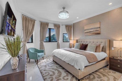 Villa ou maison à vendre à North Miami, Floride: 5 chambres, 456.99 m2 № 1956724 - photo 25