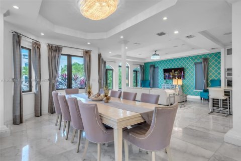 Villa ou maison à vendre à North Miami, Floride: 5 chambres, 456.99 m2 № 1956724 - photo 10