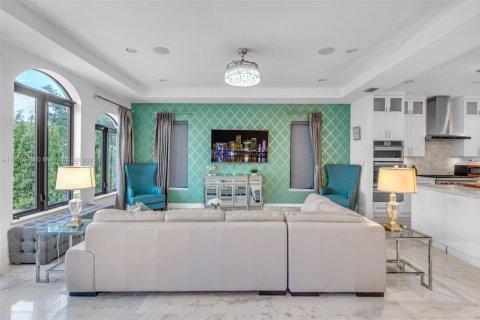 Villa ou maison à vendre à North Miami, Floride: 5 chambres, 456.99 m2 № 1956724 - photo 12