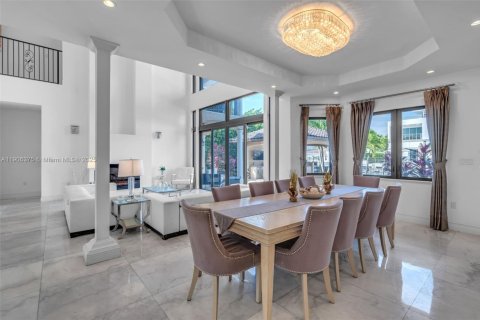 Villa ou maison à vendre à North Miami, Floride: 5 chambres, 456.99 m2 № 1956724 - photo 20