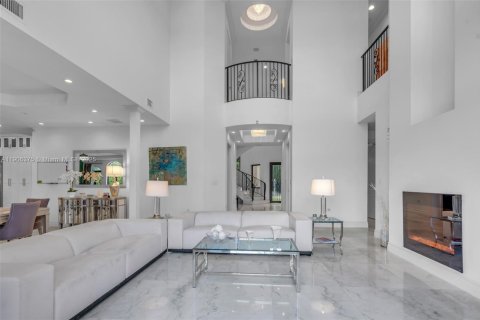 Villa ou maison à vendre à North Miami, Floride: 5 chambres, 456.99 m2 № 1956724 - photo 9