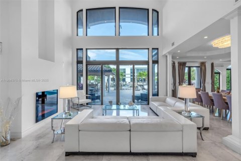 Villa ou maison à vendre à North Miami, Floride: 5 chambres, 456.99 m2 № 1956724 - photo 7