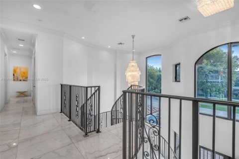 Villa ou maison à vendre à North Miami, Floride: 5 chambres, 456.99 m2 № 1956724 - photo 23