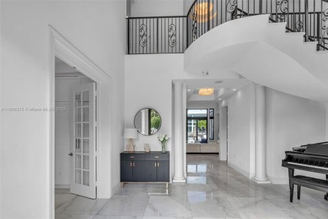 Villa ou maison à vendre à North Miami, Floride: 5 chambres, 456.99 m2 № 1956724 - photo 4