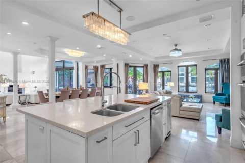 Villa ou maison à vendre à North Miami, Floride: 5 chambres, 456.99 m2 № 1956724 - photo 16