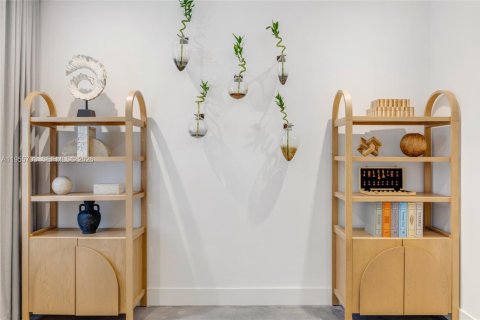 House in Miami, Florida 4 bedrooms № 2009582 - photo 20