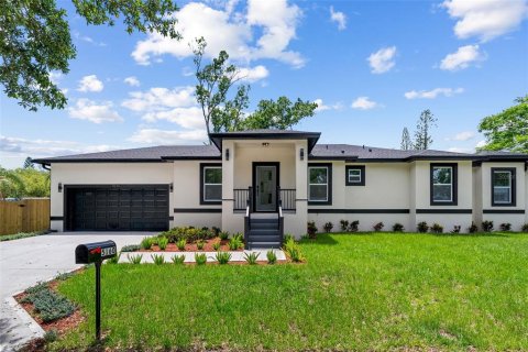 House in Saint Petersburg, Florida 4 bedrooms, 161.65 sq.m. № 2101534
