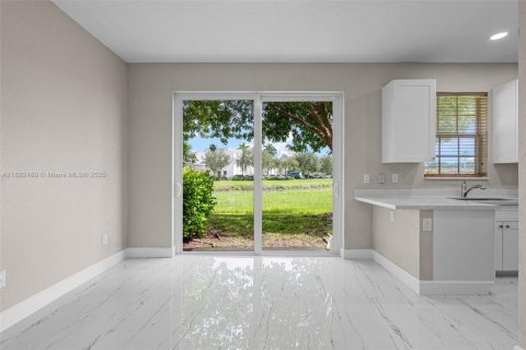 Adosado en alquiler en Homestead, Florida, 4 dormitorios, 146.79 m2 № 1946236 - foto 11