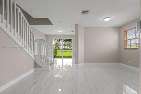 Adosado en alquiler en Homestead, Florida, 4 dormitorios, 146.79 m2 № 1946236 - foto 9