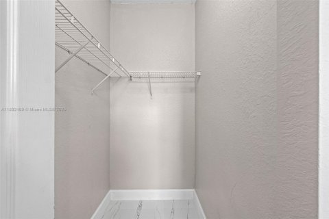 Adosado en alquiler en Homestead, Florida, 4 dormitorios, 146.79 m2 № 1946236 - foto 25