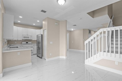 Adosado en alquiler en Homestead, Florida, 4 dormitorios, 146.79 m2 № 1946236 - foto 13