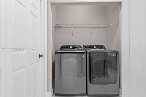 Adosado en alquiler en Homestead, Florida, 4 dormitorios, 146.79 m2 № 1946236 - foto 22