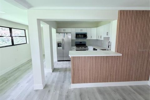 Villa ou maison à vendre à Tampa, Floride: 3 chambres, 211.35 m2 № 2318382 - photo 14