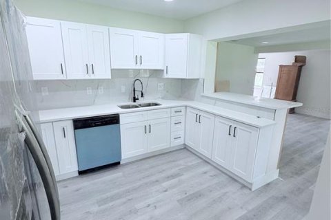 Villa ou maison à vendre à Tampa, Floride: 3 chambres, 211.35 m2 № 2318382 - photo 30