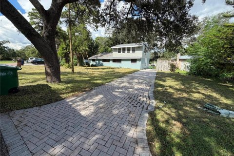 Villa ou maison à vendre à Tampa, Floride: 3 chambres, 211.35 m2 № 2318382 - photo 2