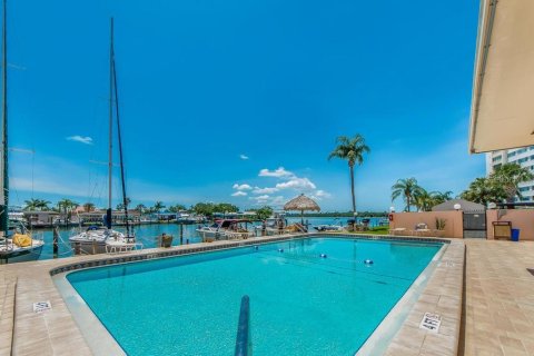 Condominio en venta en Clearwater, Florida, 2 dormitorios, 89.74 m2 № 1787314 - foto 29