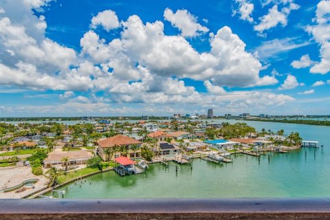 Condominio en venta en Clearwater, Florida, 2 dormitorios, 89.74 m2 № 1787314 - foto 26